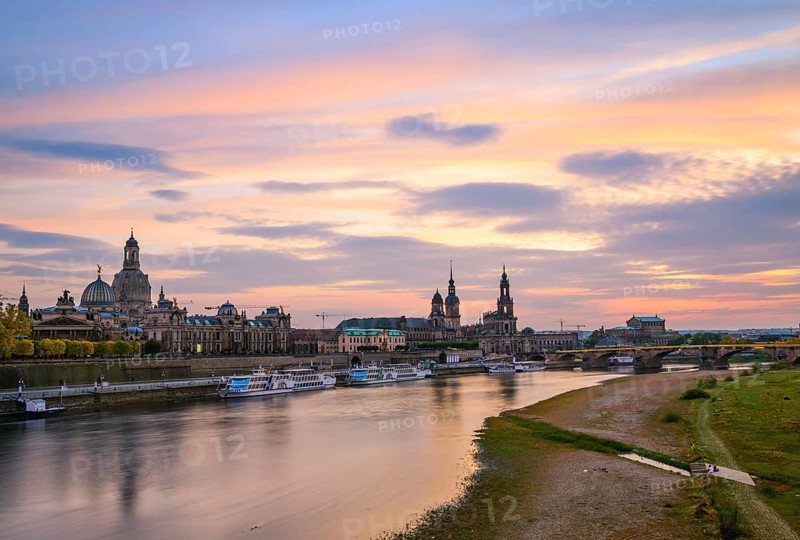 Sunset from the Carolabrucke with view of the Elbe meadows Konigsufer
