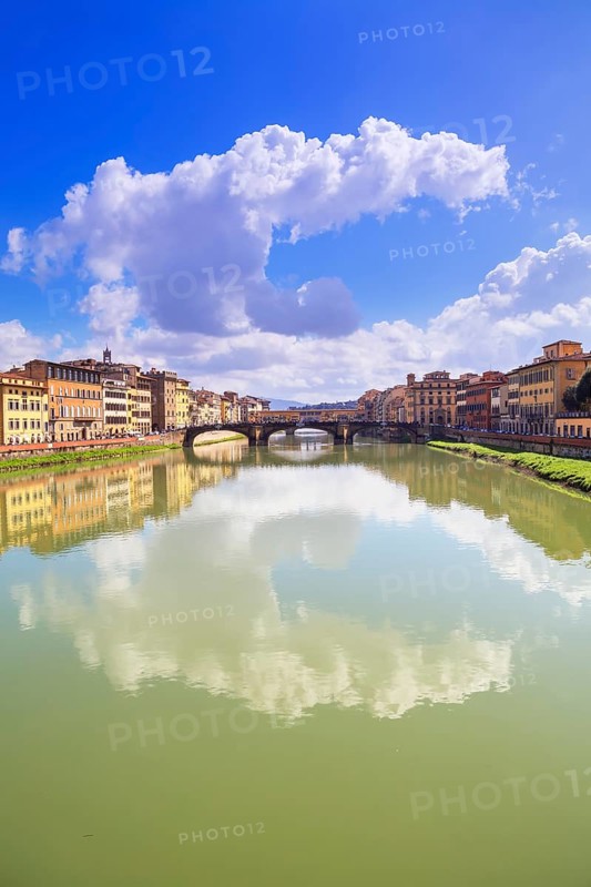 Arno river with bridges Ponte Santa Trinita and Ponte Vecchio