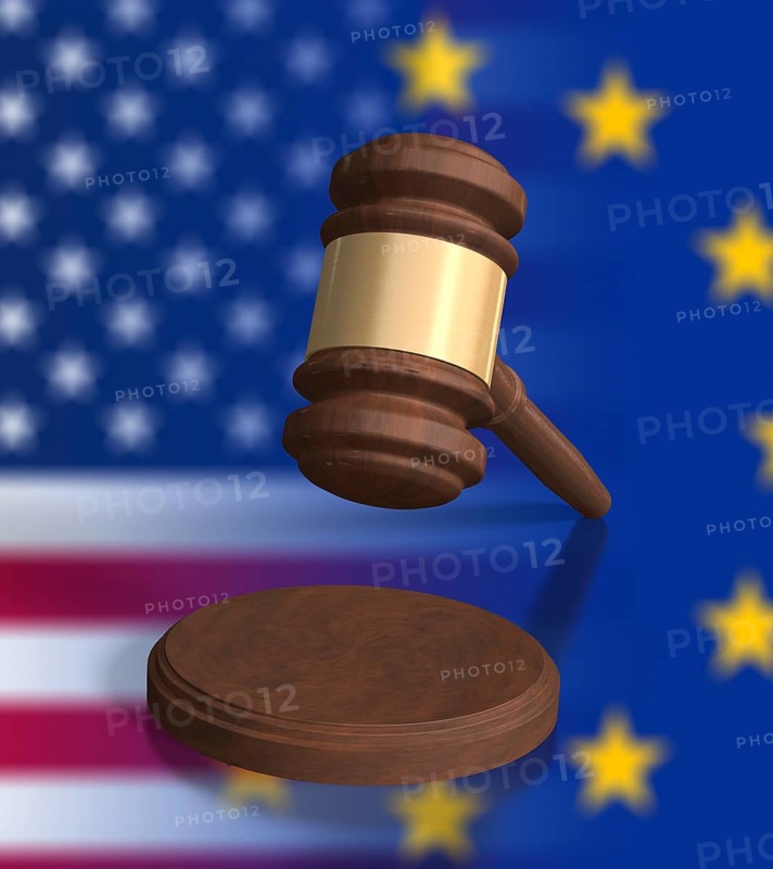Gavel in front of EU and US flag