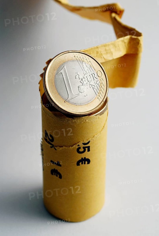 Roll with 1 euro coins