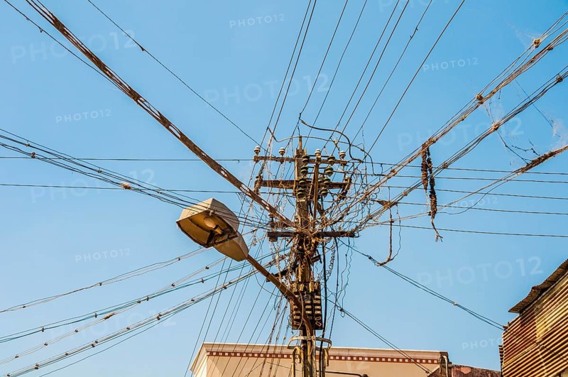 Chaotic power lines with streetlight