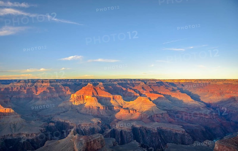 Gorge of the Grand Canyon in evening light