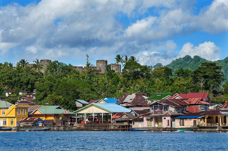 Banda Neira with Fort Belgica