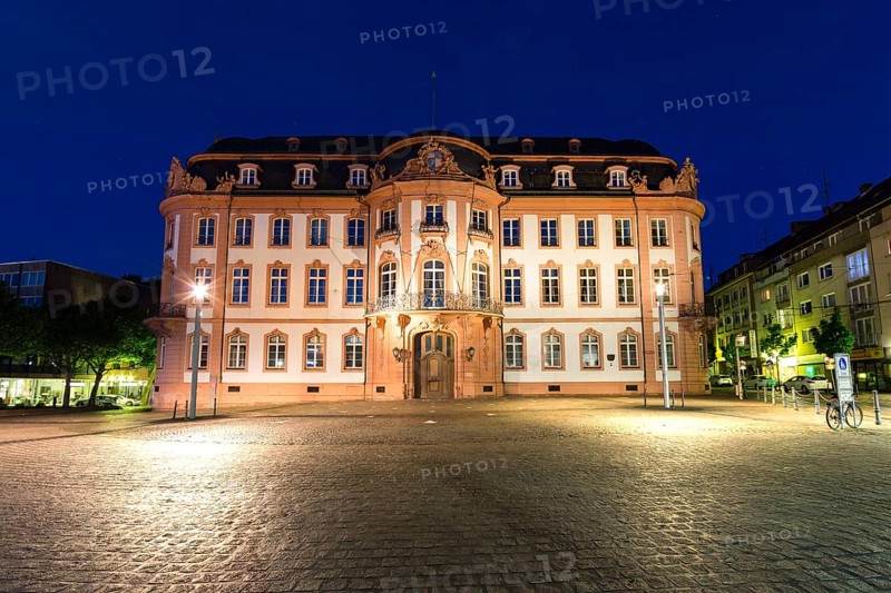 Baroque Palais Osteiner Hof am Schillerplatz at night