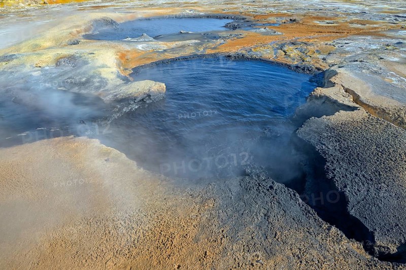 Fumaroles and solfatare