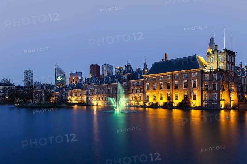 Binnenhof at dusk