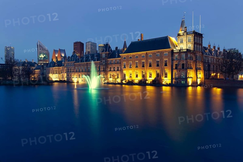Binnenhof at dusk