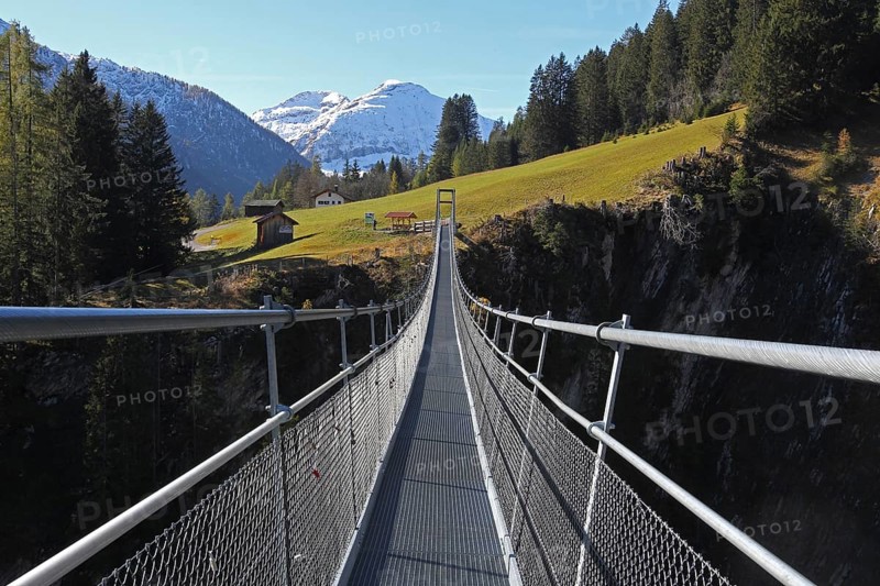 Rope suspension bridge over Hohenbachtal