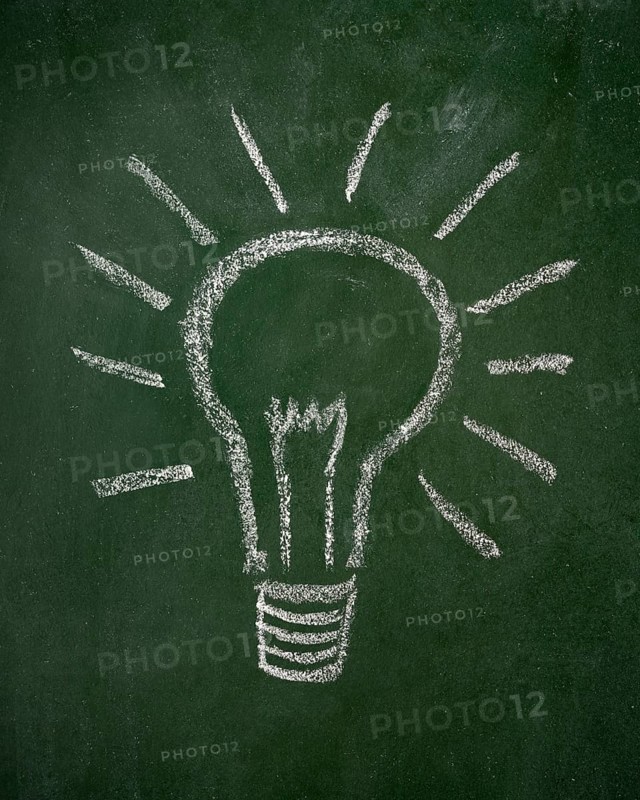 Lightbulb drawn on a chalkboard