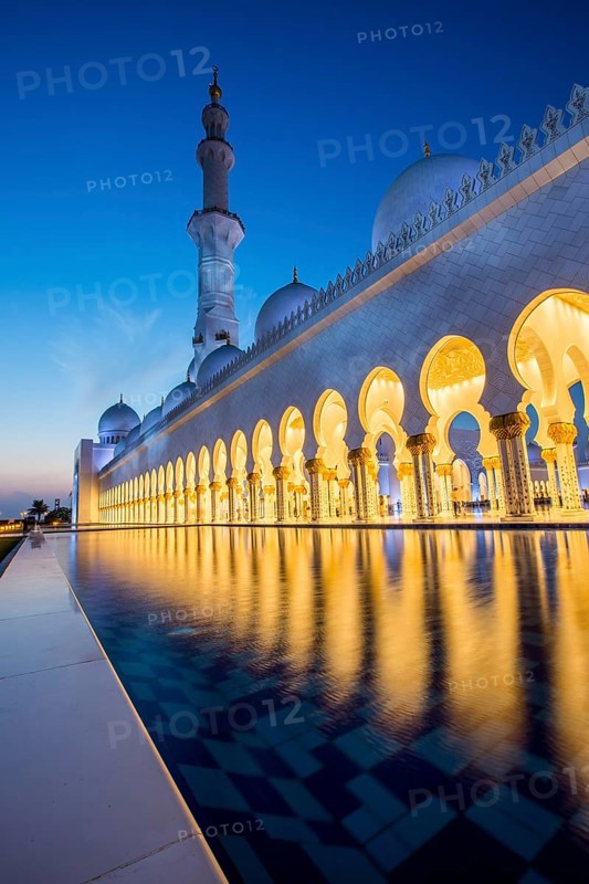 Arcades in the Sheikh Zayed Mosque