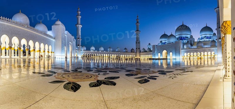 Courtyard of the Sheikh Zayed Mosque