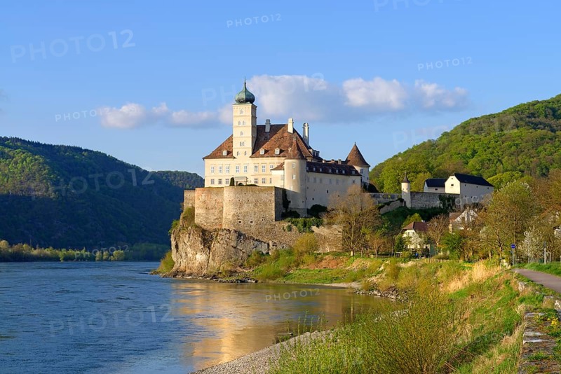 Schloss Schonbuhel overlooking the Danube