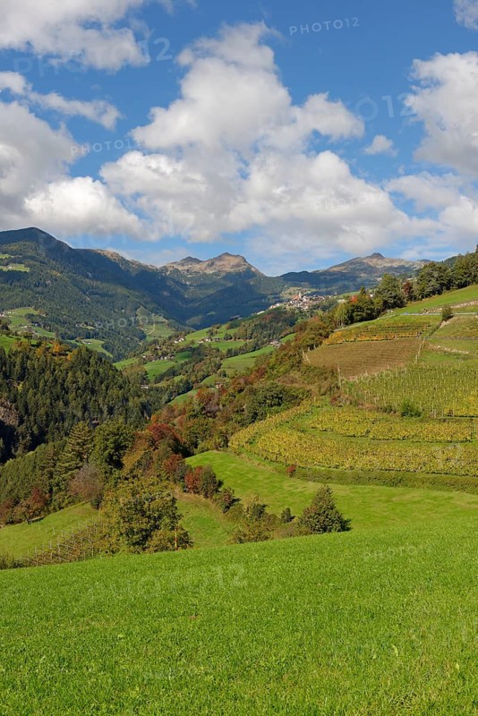 Latzfons seen from Keschtnweg trail near Pardell