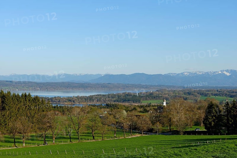 Lake Starnberg in front of Alps