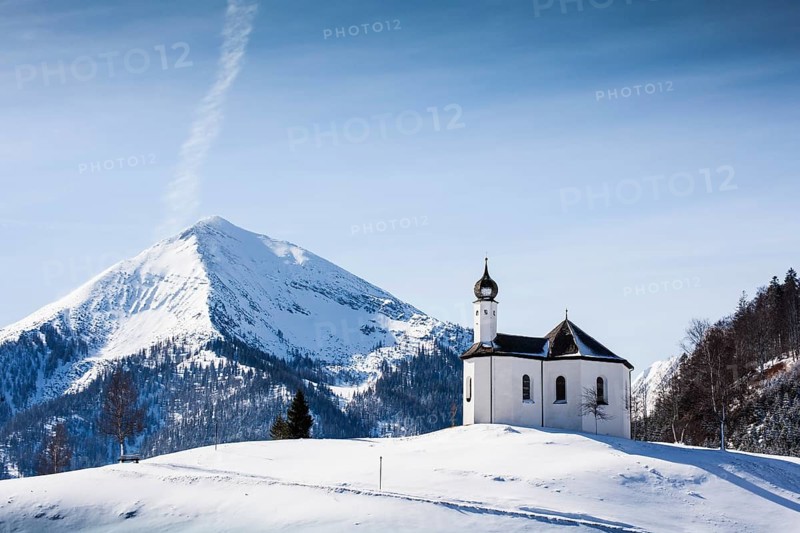 Annakircherl chapel in winter