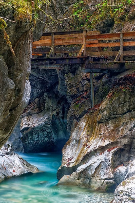 Boardwalk in the Seisenberg Gorge with Weissbach stream