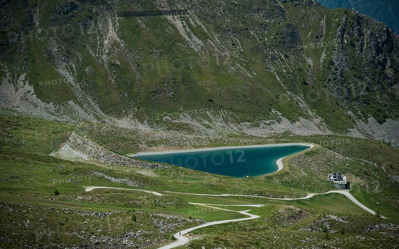 Reservoir in the shape of a heart
