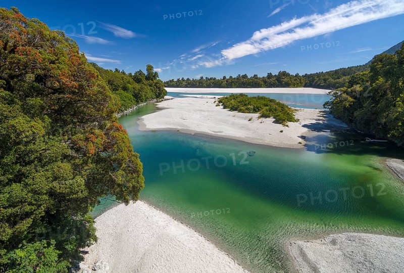 Green River Arawhata with gravelly wide riverbed