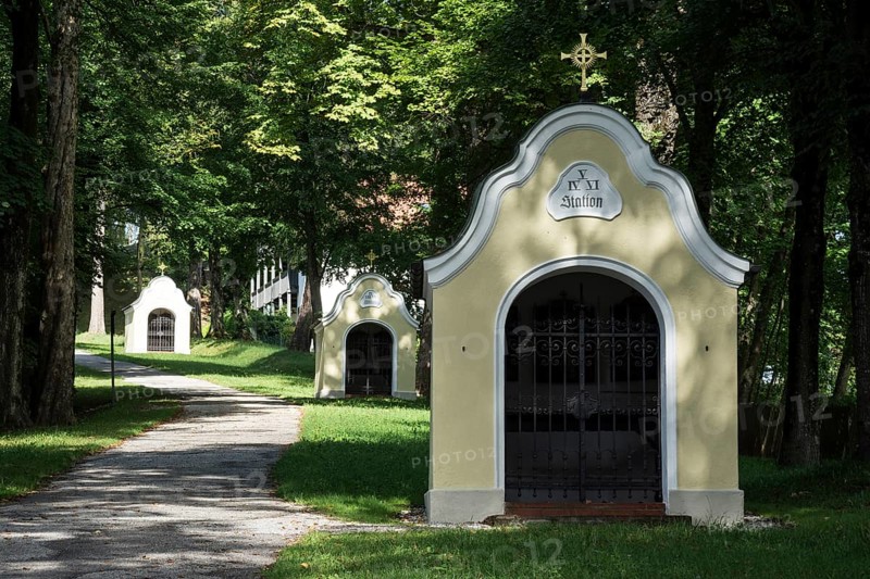 Crossroad to the Calvary and Holy Cross Church or Calvary Church