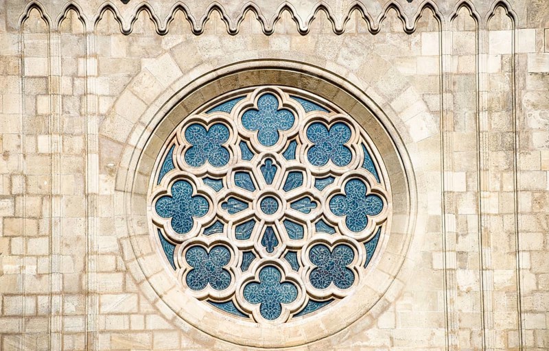 Round windows on the facade of Matthias Church