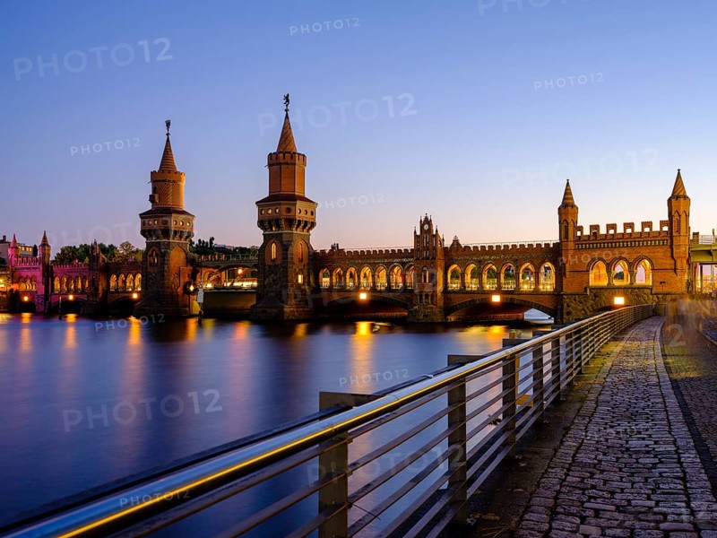 Oberbaum bridge over the Spree in the evening light