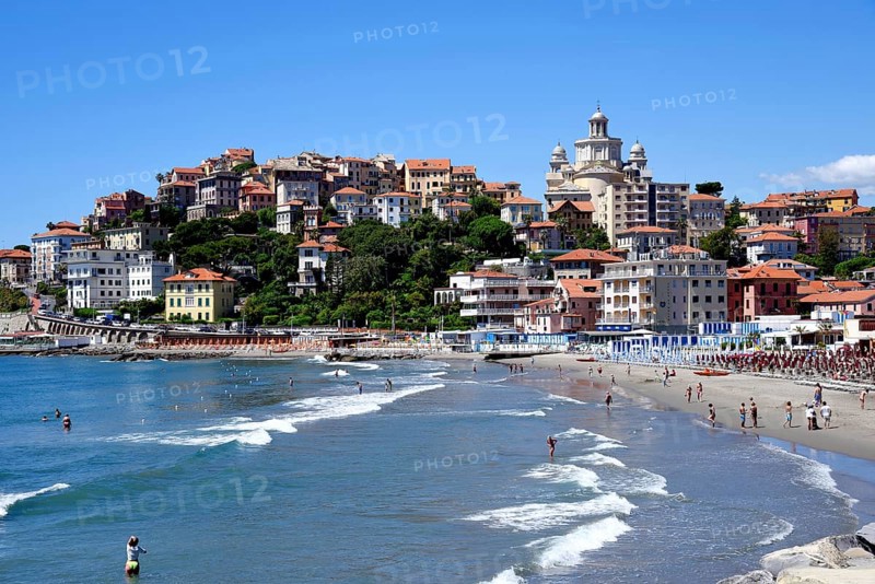 Beach at the Borgo Marina and Basilica San Maurizio
