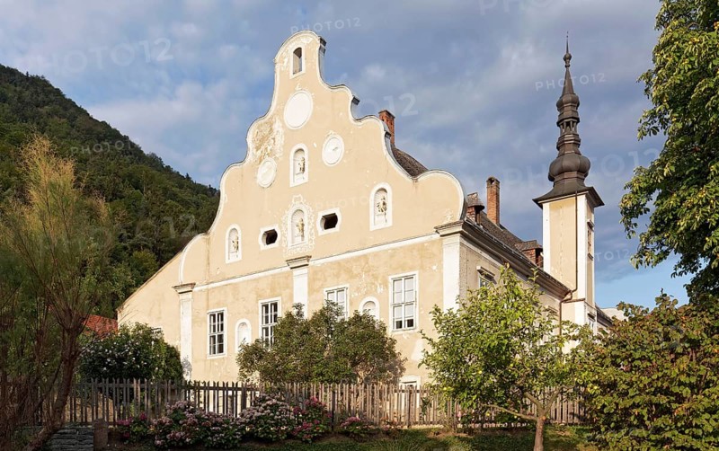 Historical Erlahof