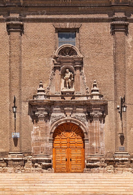 The door of the Church of San Juan de los Panetes