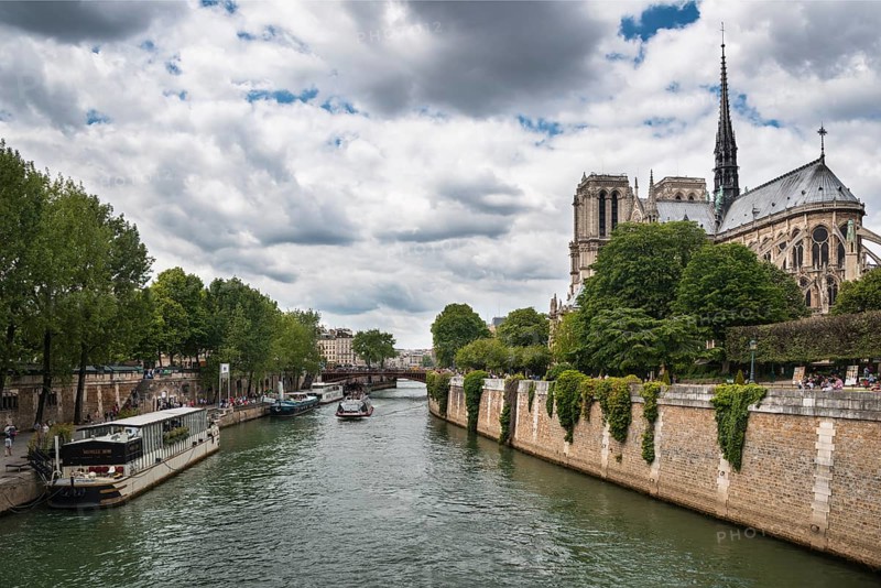Houseboats on the Seine