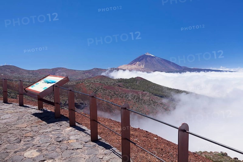 Viewpoint overlooking the Pico del Teide volcano