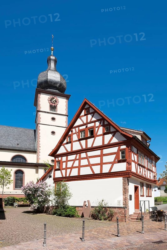 Parish Church of St. Laurentius and former smithy