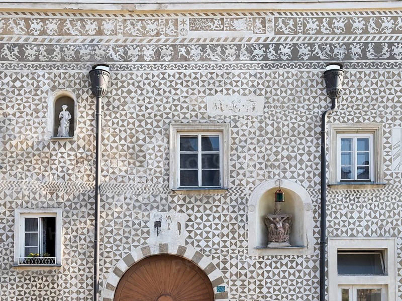 Sgraffito house