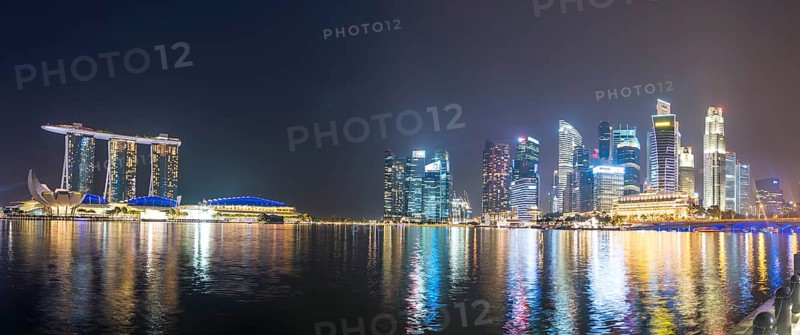 Panorama Marina Bay at night