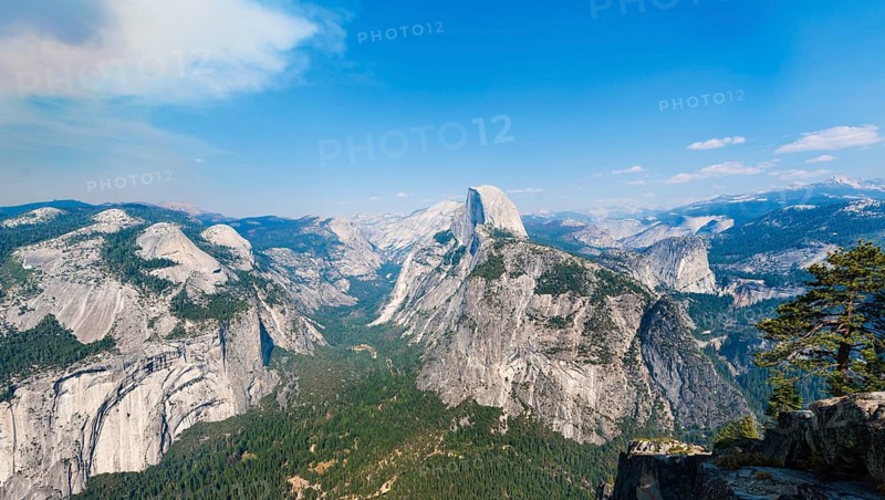 View from Glacier Point to the Yosemite Valley with Half Dome