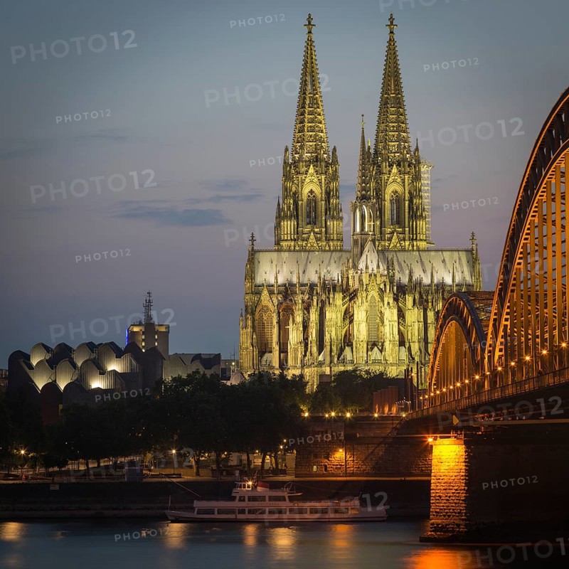 Cologne cathedral at dusk