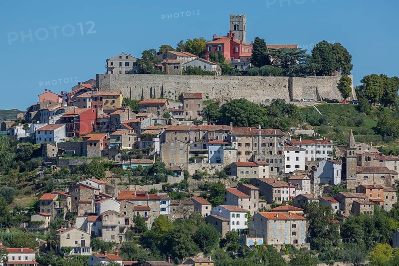 Idyllic village on hilltop with Venetian fortress