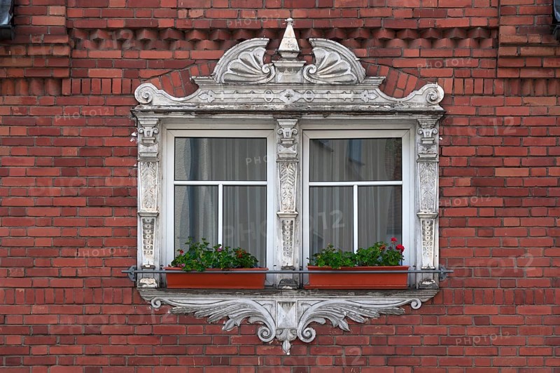 Window framing from the 19th century