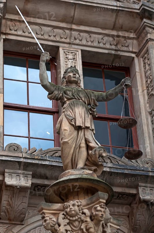 Sculpture of Justitia in front of city hall