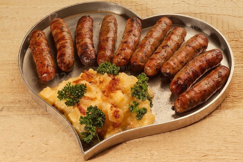 Nuremberg sausages and potato salad