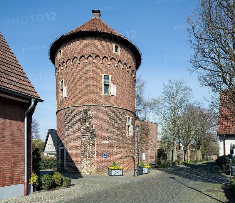 Diebesturm or Geuturm tower from the medieval city-fortifications