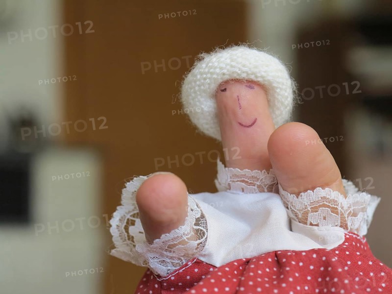 Glove puppet