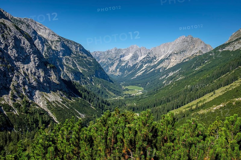 View to the Karwendeltal valley with Karwendelspitze and Hochkarspitze