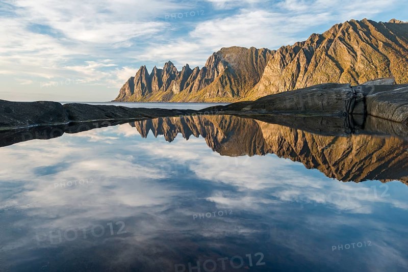 Reflection in the water with Tungeneset