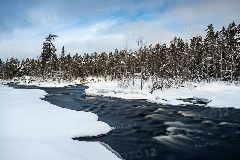 Winter landscape by Oulankajoki river