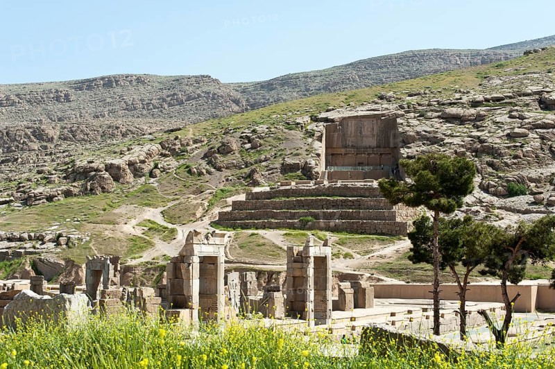 Views of the Hall of Hundred Columns