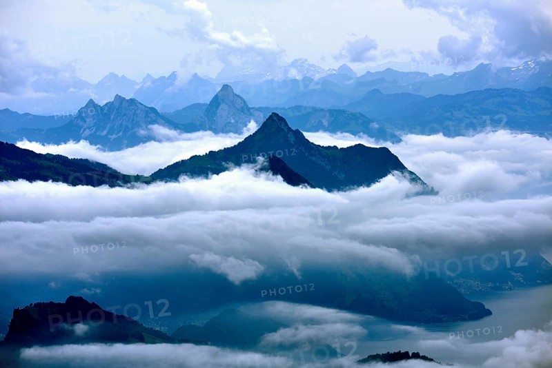 View from the Pilatus to the Kleiner Mythen and the Big Mythen
