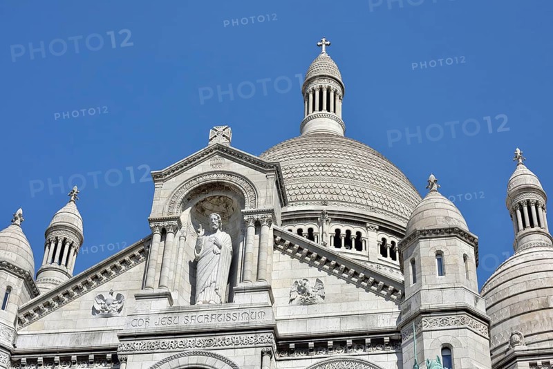 Main portal with statue of Christ
