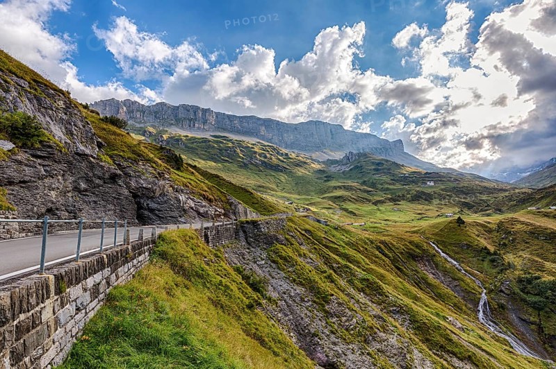Klausen Pass road