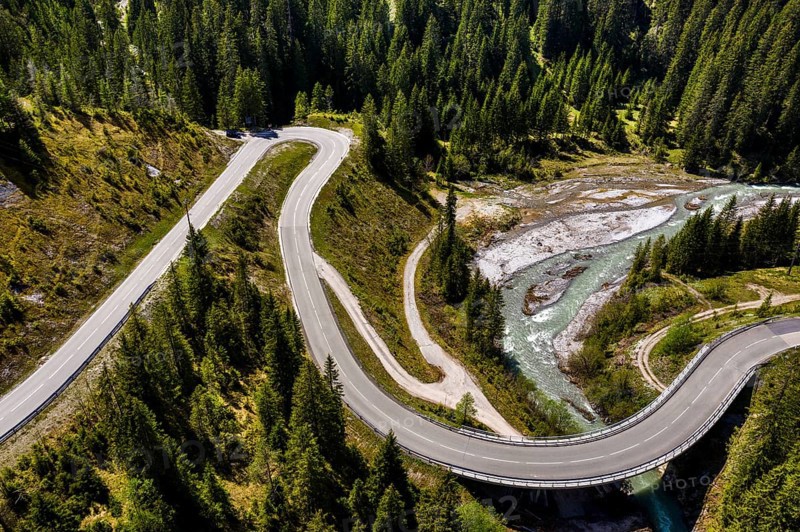 Aerial view of serpentines on the Namlos Pass