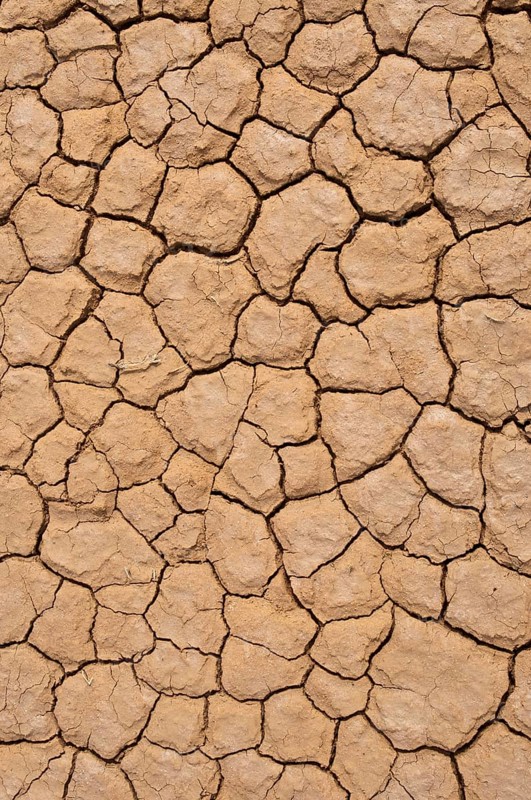 Dry earth